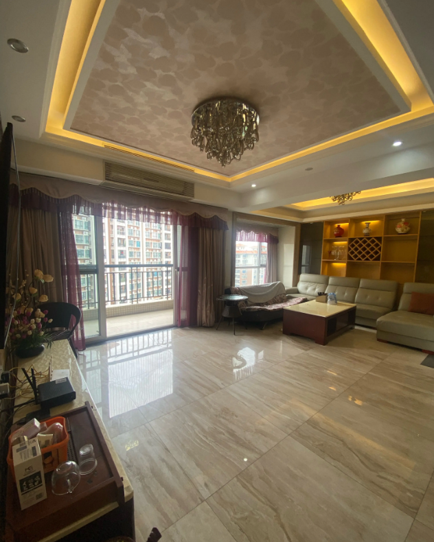 阳光精装5房出租